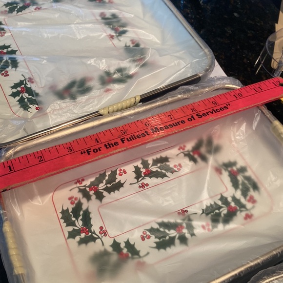 Vintage and NIB 3-piece Lacquerware Tray Set - Picture 7 of 7